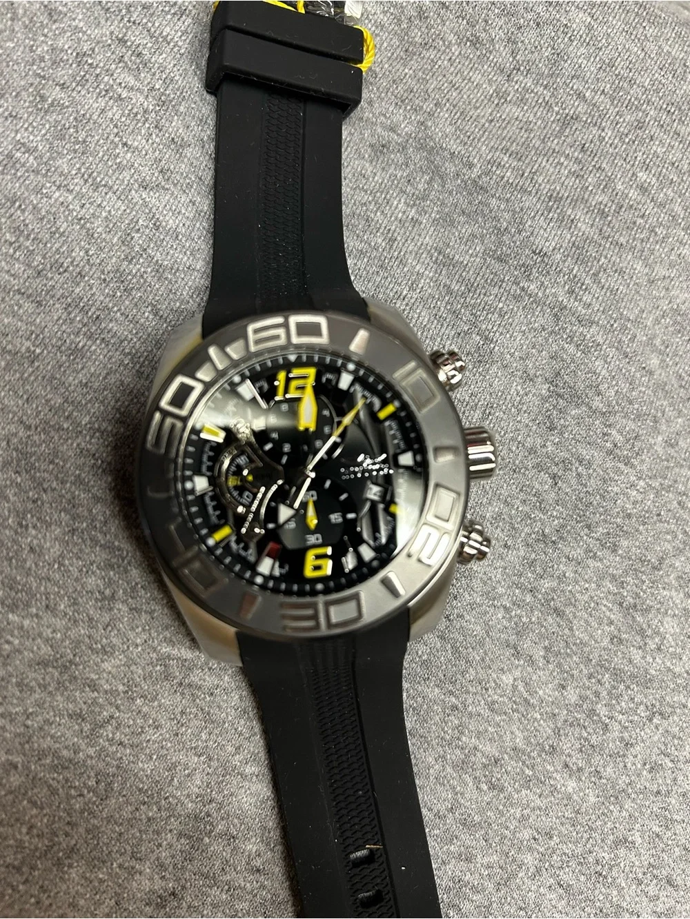 Invicta bold black
